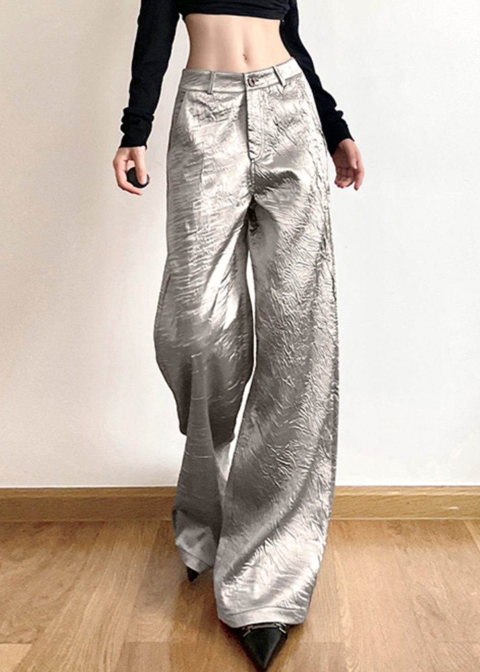 Well Tailored Pants with a Graceful Silhouette