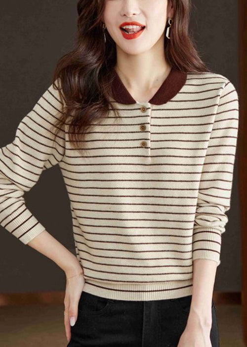 Classic Vintage Sweater with a Flattering Fit