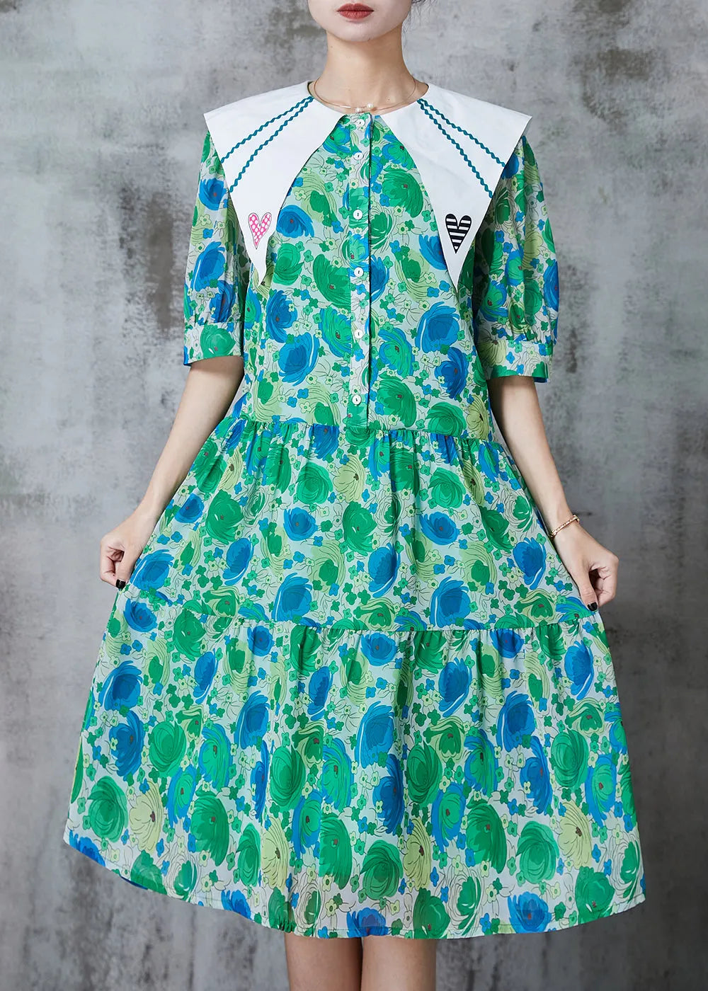 Classic Vintage Dress with a Flattering Fit