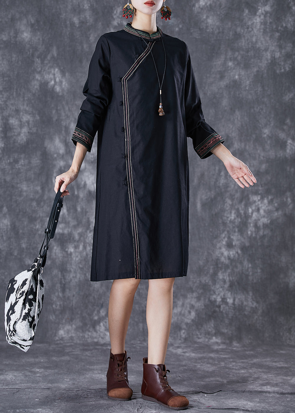 Beautifully Finished Dress in a Timeless Design