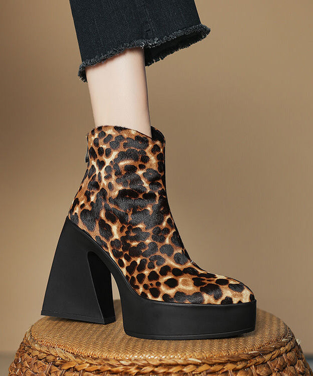 Graceful Orthopedic Boots for Modern Look
