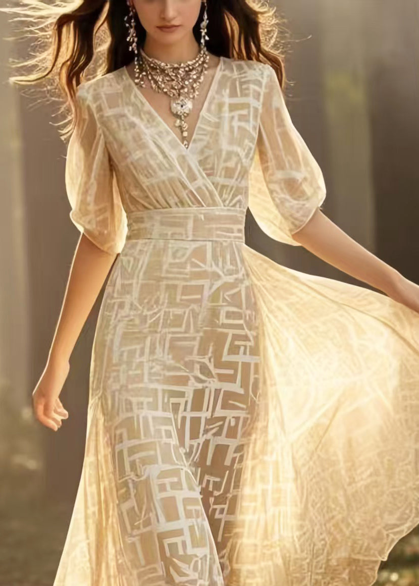 Beautifully Finished Dress in a Timeless Design