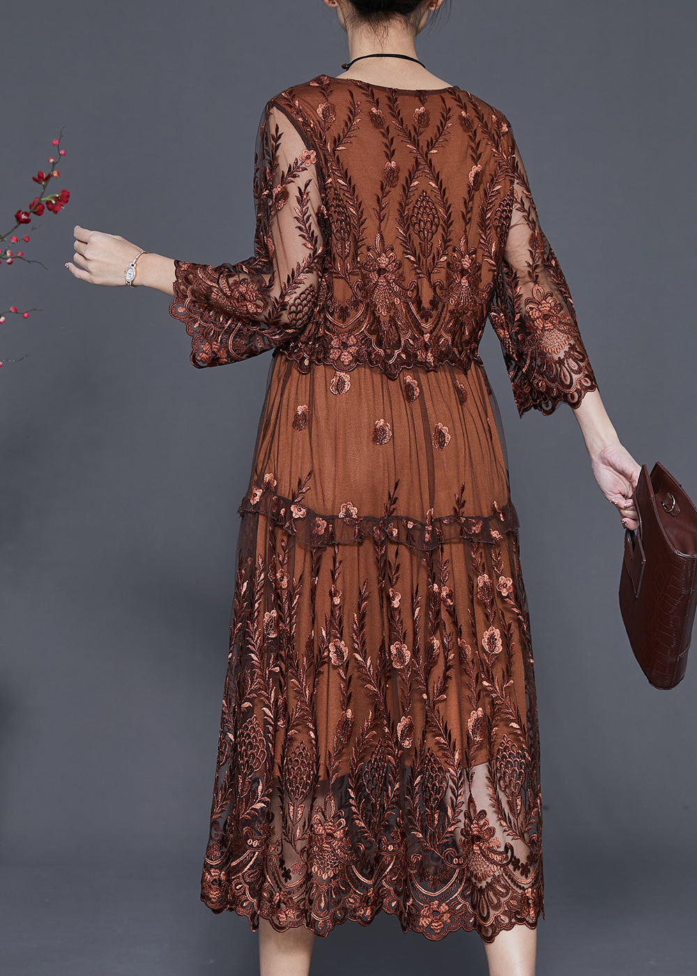 Beautifully Finished Dress in a Timeless Design
