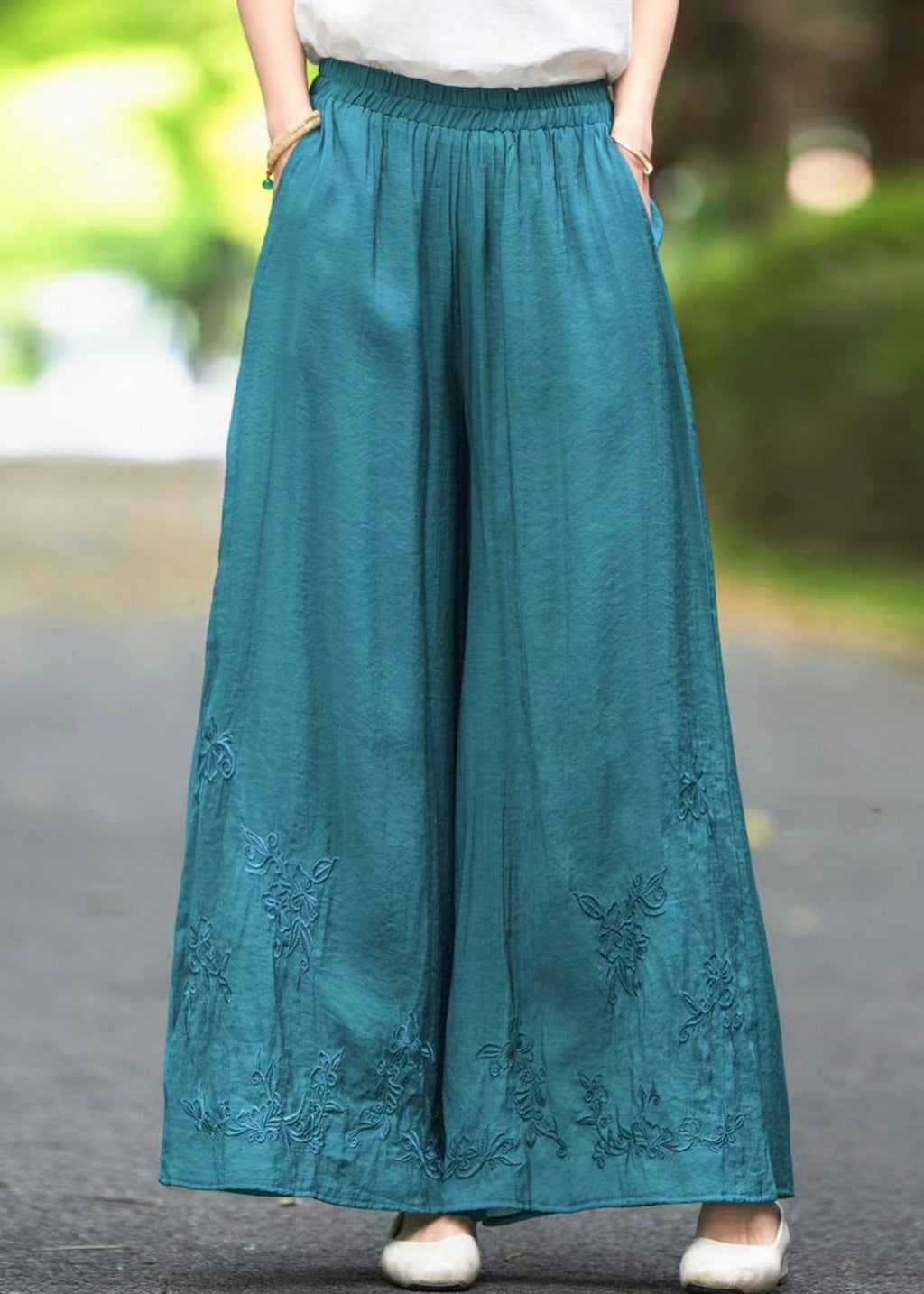 Classic Vintage Pants with a Flattering Fit