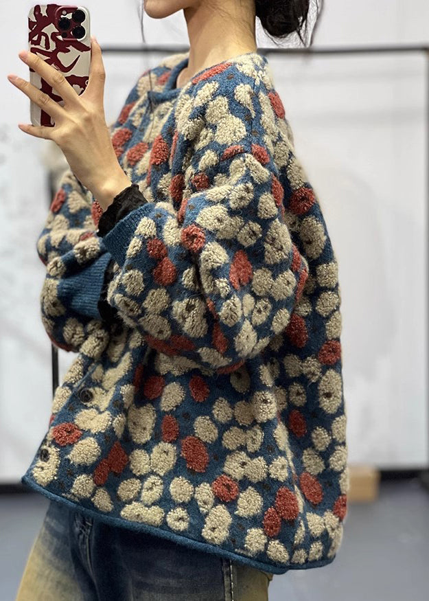 Well Tailored Sweater with a Graceful Silhouette
