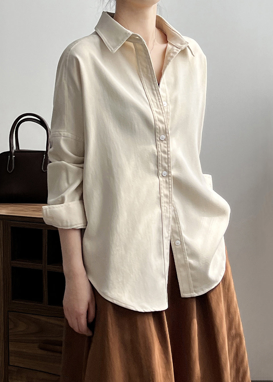 Classic Vintage Shirt with a Flattering Fit