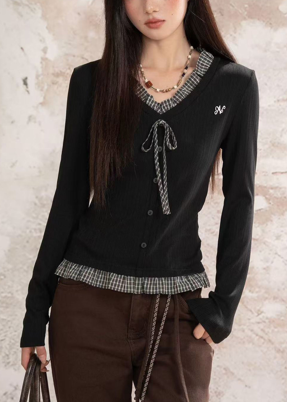 Well Tailored Top with a Graceful Silhouette