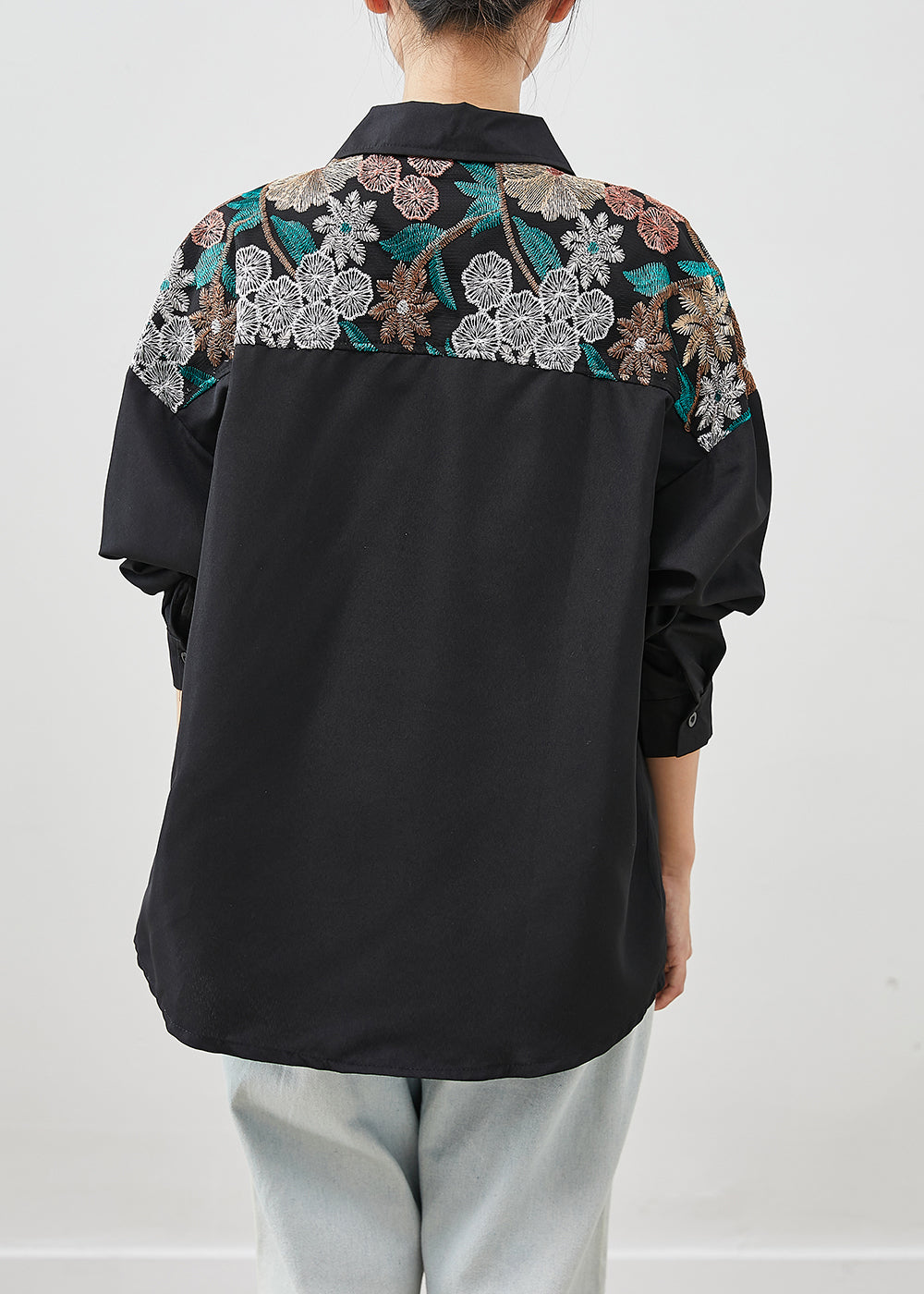 Classic Vintage Shirt with a Flattering Fit
