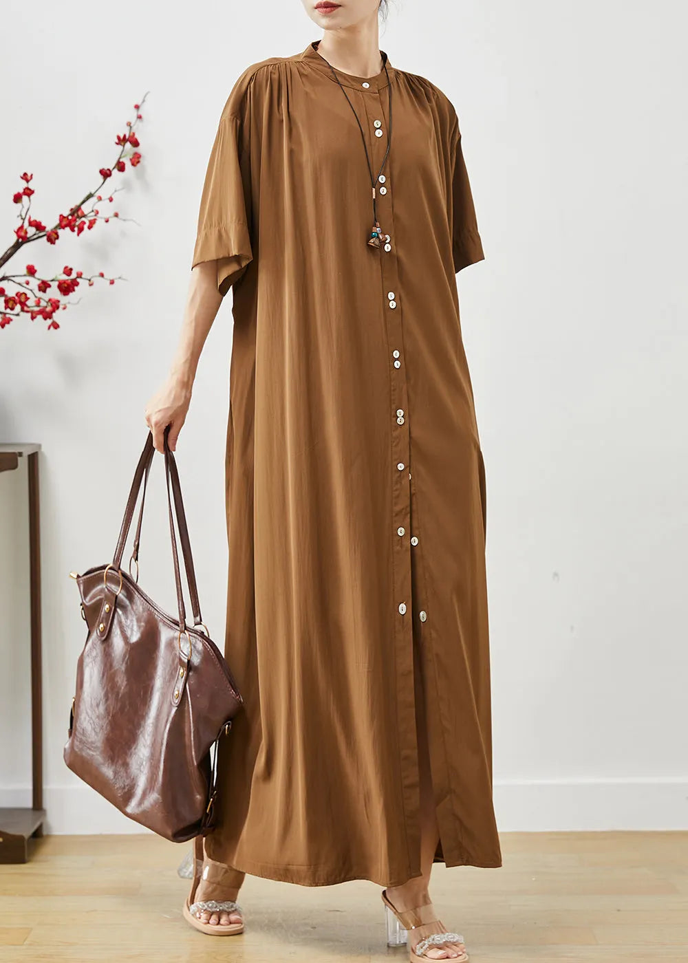 Beautifully Finished Dress in a Timeless Design