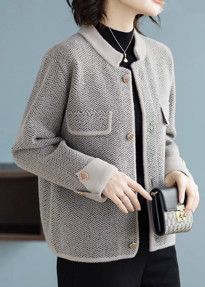 Beautifully Finished Coat in a Timeless Design
