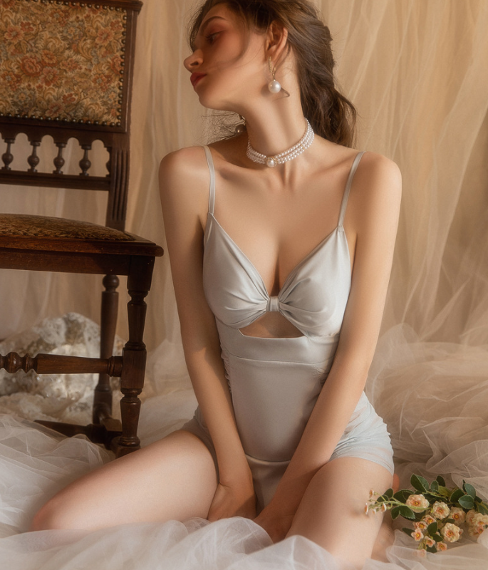 Sophisticated Garment with a Clean Classic Look