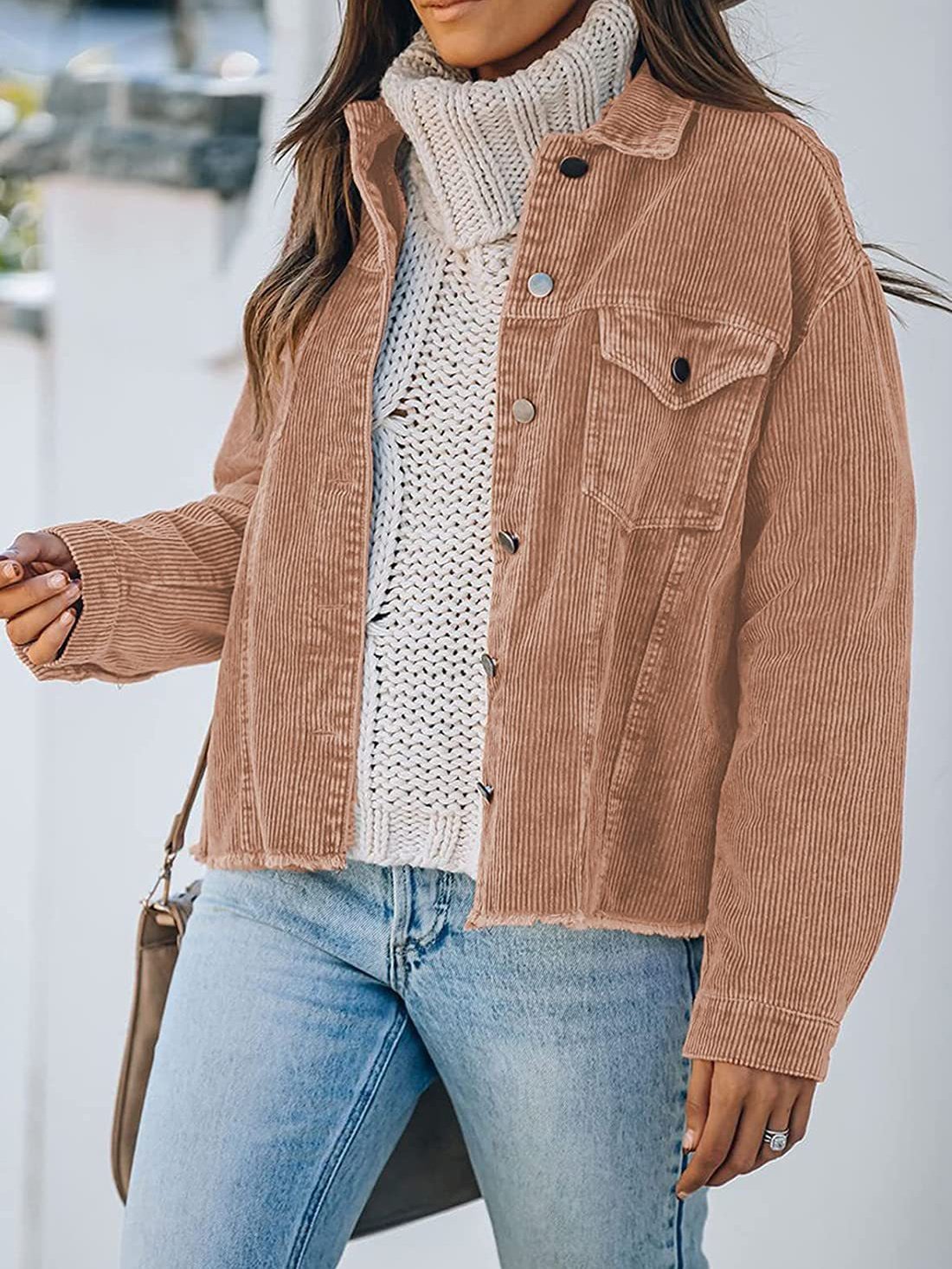 Effortlessly Elegant Jacket with a Timeless Design
