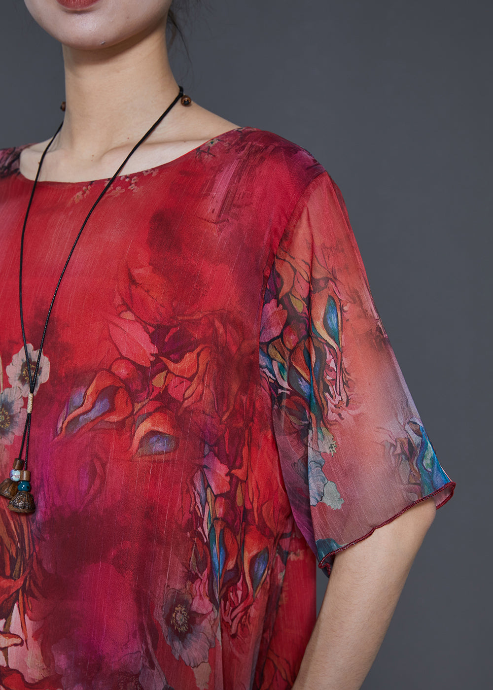 Beautifully Finished Dress in a Timeless Design