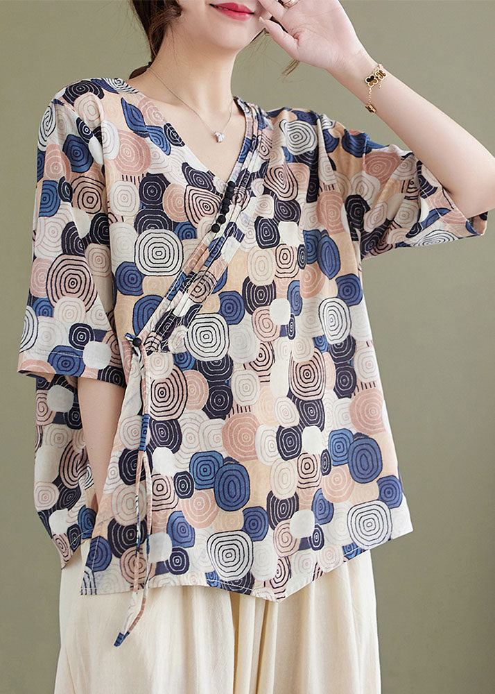 Well Tailored Top with a Graceful Silhouette