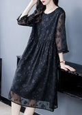 Well Tailored Dress with a Graceful Silhouette
