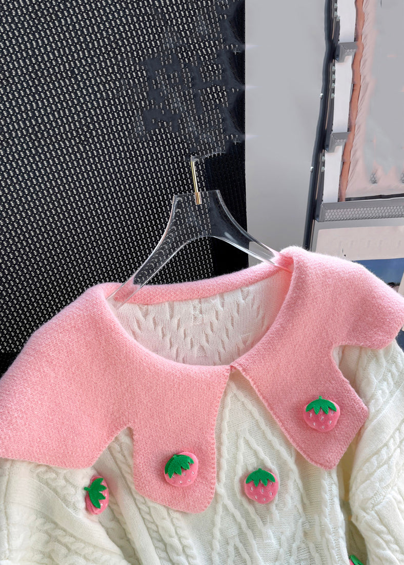 Well Tailored Sweater with a Graceful Silhouette