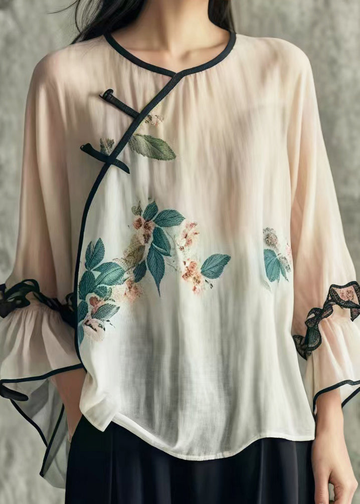 Classic Vintage Blouse with a Flattering Fit