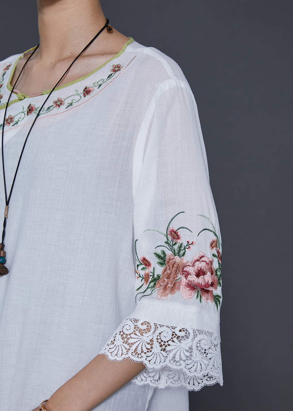 Beautifully Finished Dress in a Timeless Design