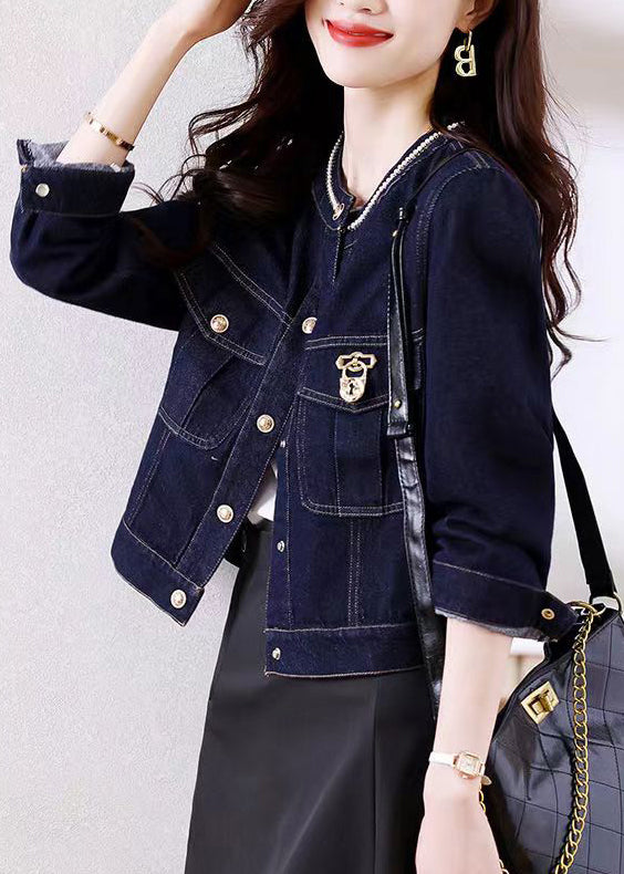Elegantly Styled Coat for Everyday Wear