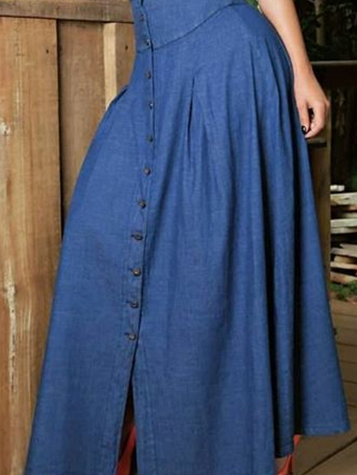 Effortlessly Elegant Garment with a Timeless Design