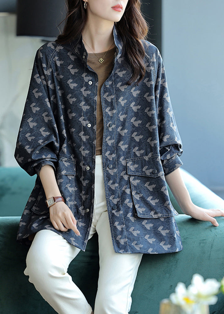 Well Tailored Coat with a Graceful Silhouette