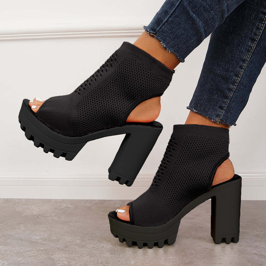 Graceful Orthopedic Sandals for Modern Look