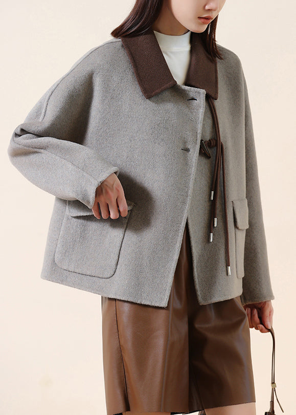 Effortlessly Elegant Coat with a Timeless Design