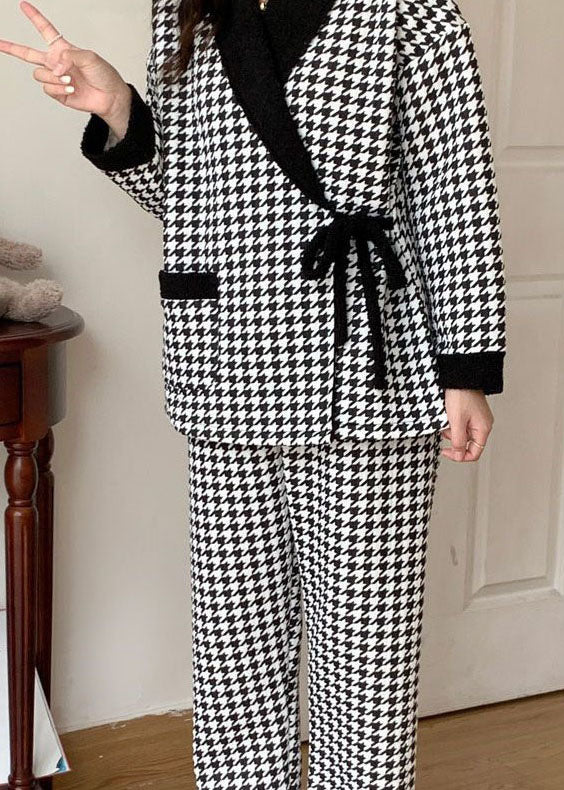 Effortlessly Elegant Garment with a Timeless Design