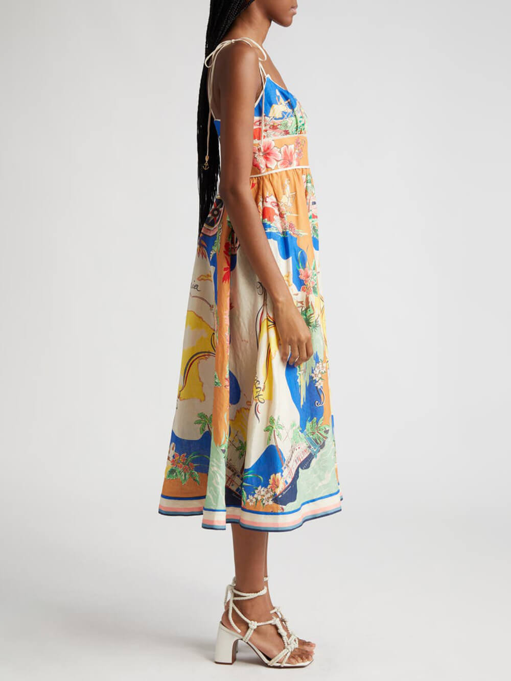 Well Tailored Dress with a Graceful Silhouette