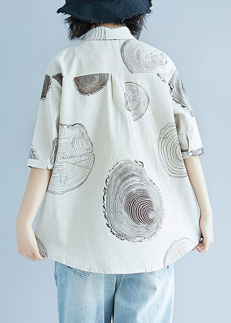 Well Tailored Top with a Graceful Silhouette