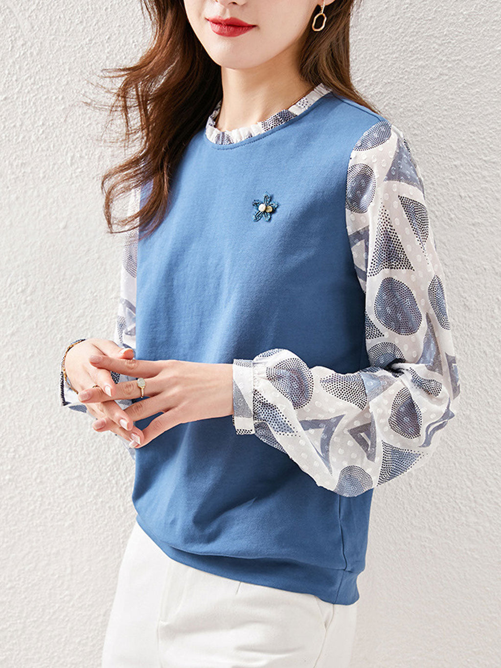 Effortlessly Elegant Top with a Timeless Design