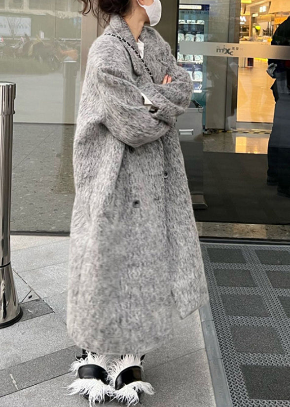 Elegantly Styled Coat for Everyday Wear