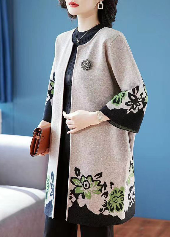 Effortlessly Elegant Cardigan with a Timeless Design