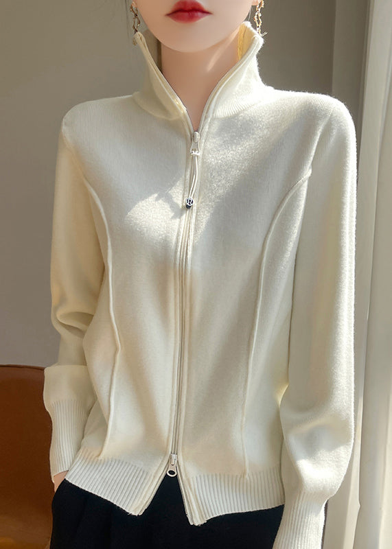Well Tailored Coat with a Graceful Silhouette