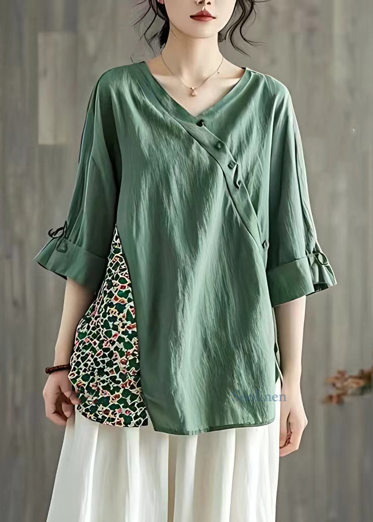 Effortlessly Elegant Top with a Timeless Design