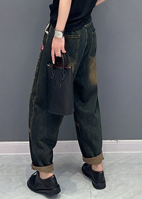 Effortlessly Elegant Pants with a Timeless Design