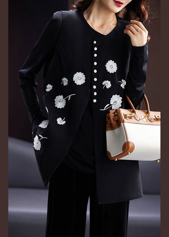 Beautifully Finished Coat in a Timeless Design