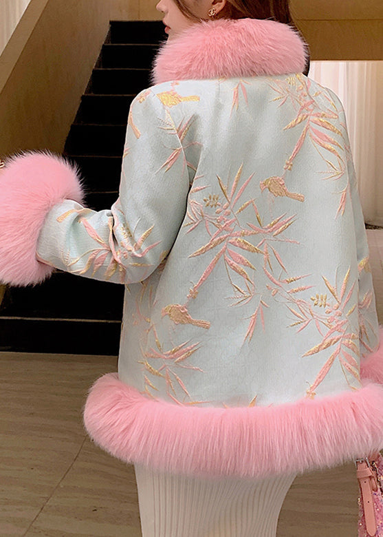Beautifully Finished Coat in a Timeless Design
