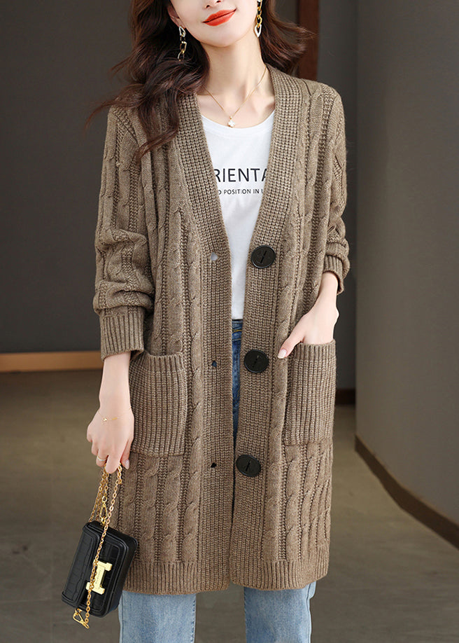 Well Tailored Cardigan with a Graceful Silhouette