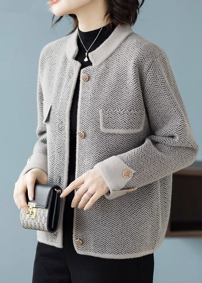 Beautifully Finished Coat in a Timeless Design