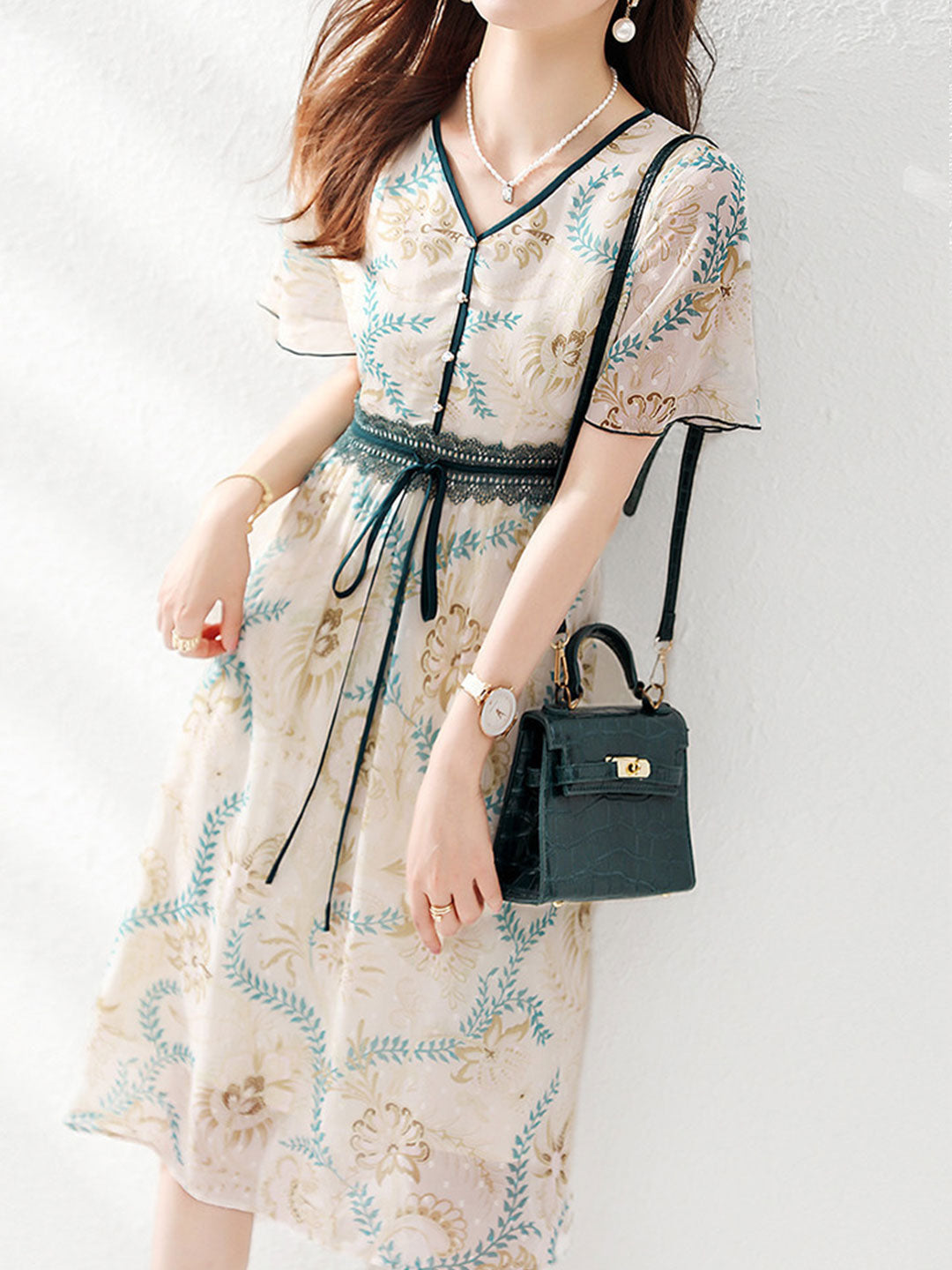 Classic Vintage & Enduringly Stylish Dress