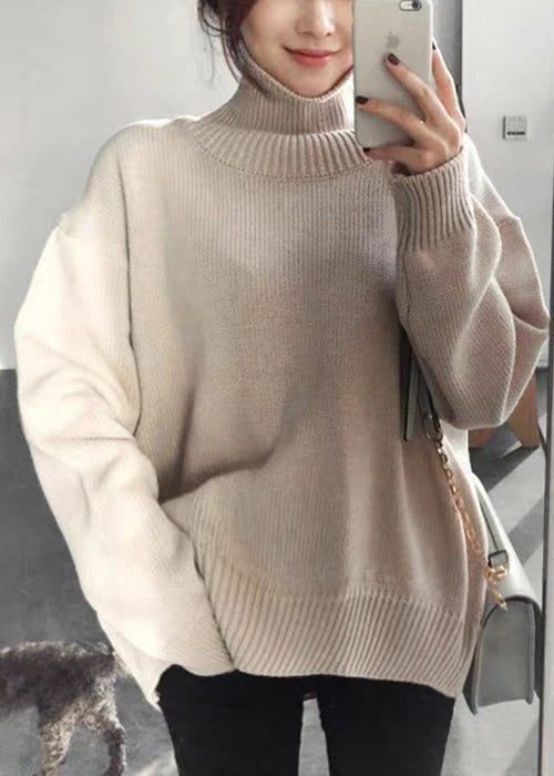 Well Tailored Sweater with a Graceful Silhouette