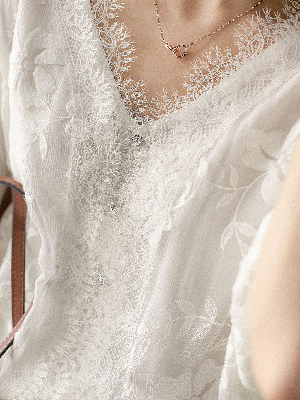 Beautifully Finished Top in a Timeless Design