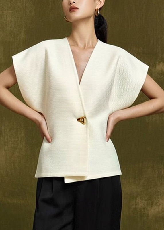 Effortlessly Elegant Top with a Timeless Design