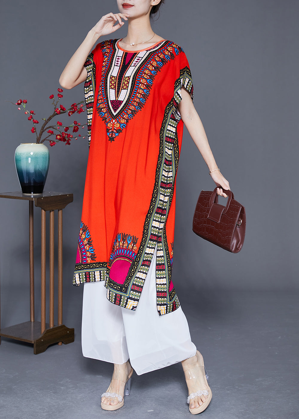 Beautifully Finished Dress in a Timeless Design