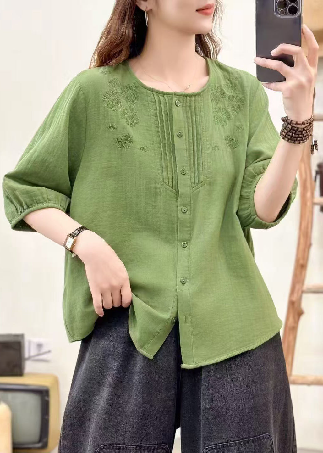 Effortlessly Elegant Shirt with a Timeless Design