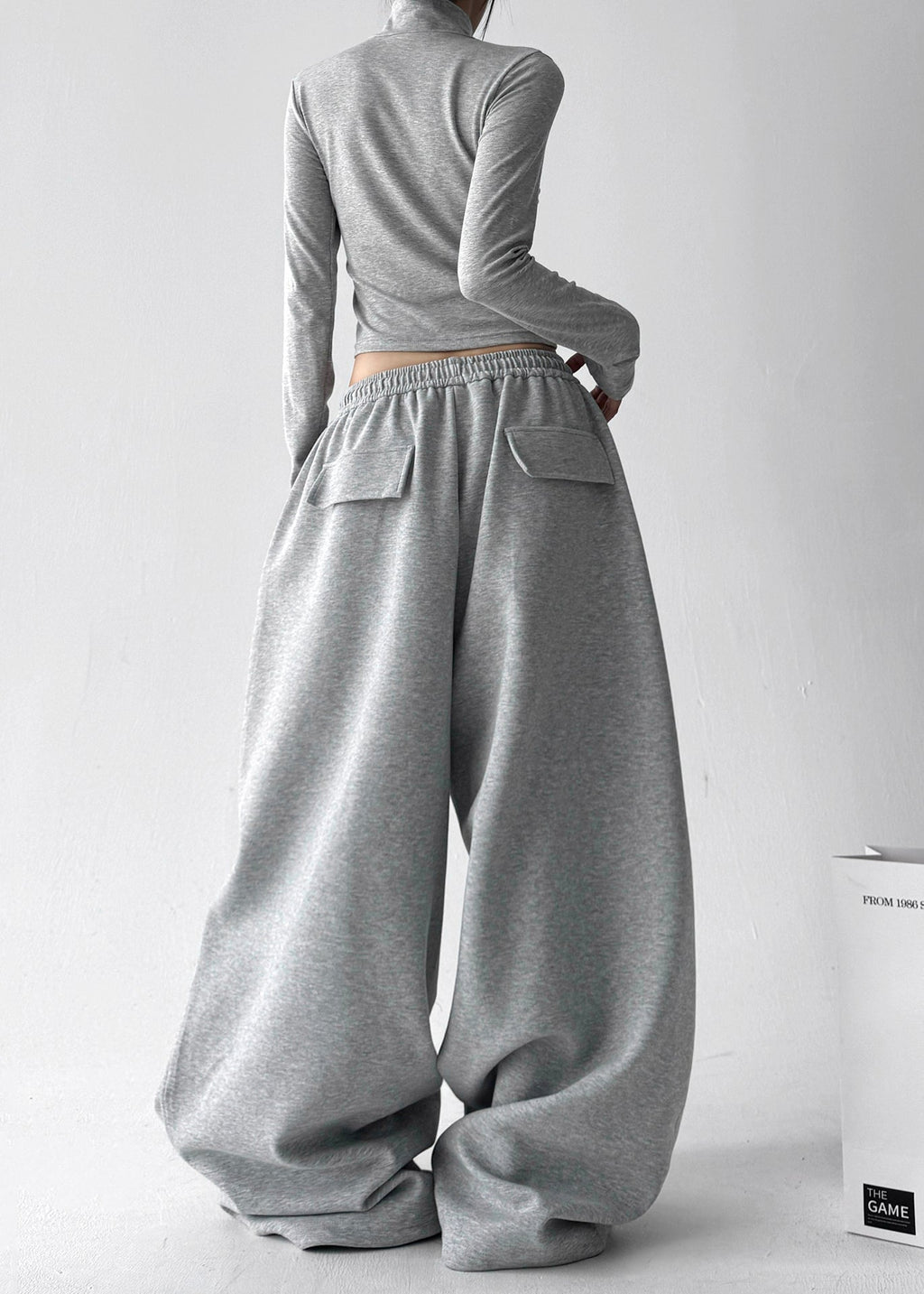 Well Tailored Pants with a Graceful Silhouette
