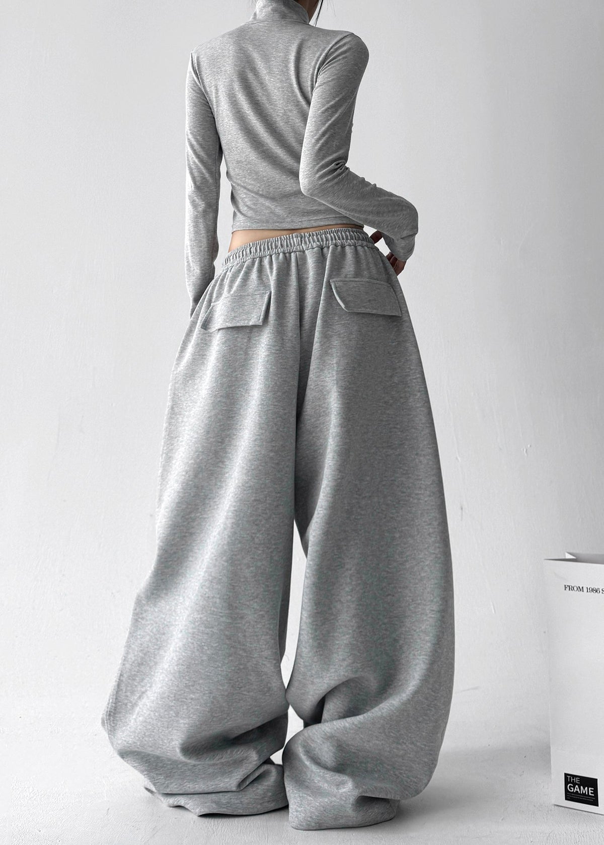 Well Tailored Pants with a Graceful Silhouette