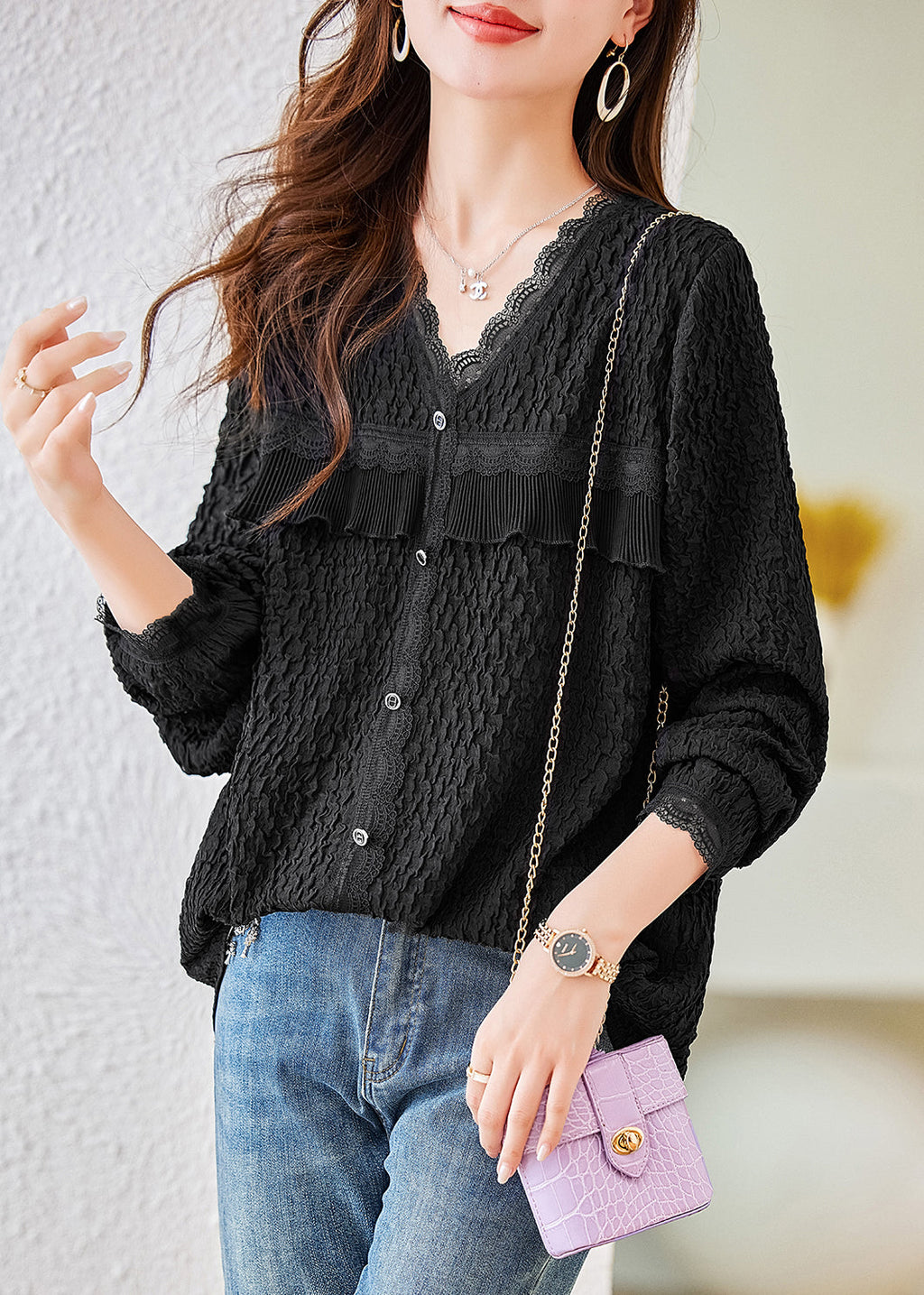Beautifully Finished Top in a Timeless Design