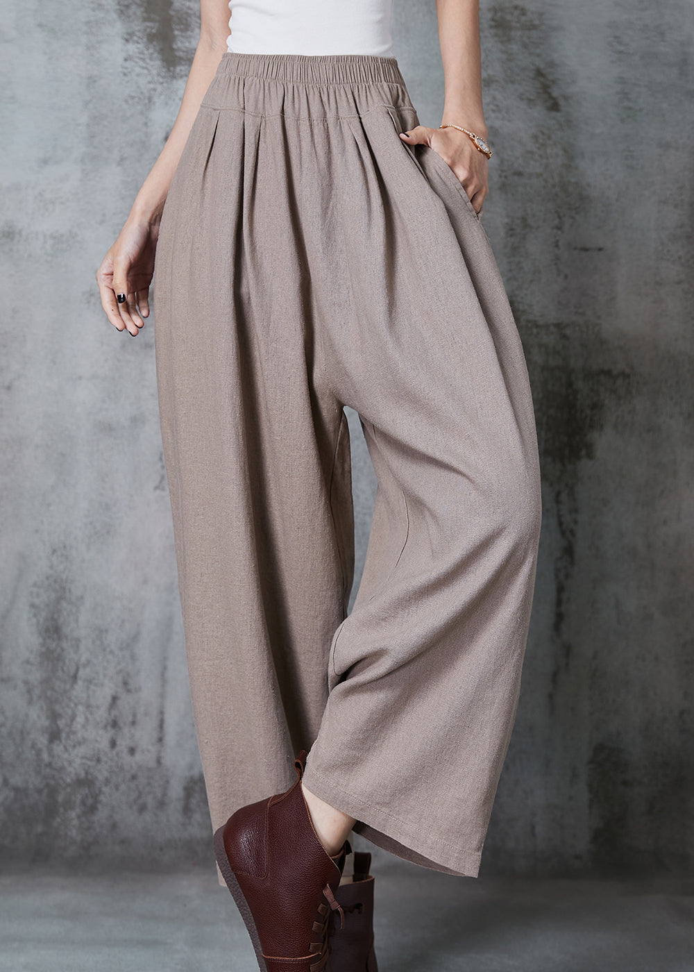 Well Tailored Pants with a Graceful Silhouette
